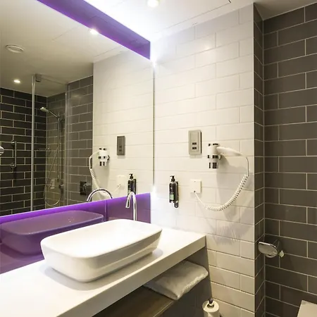 Premier Sued فندق 3*